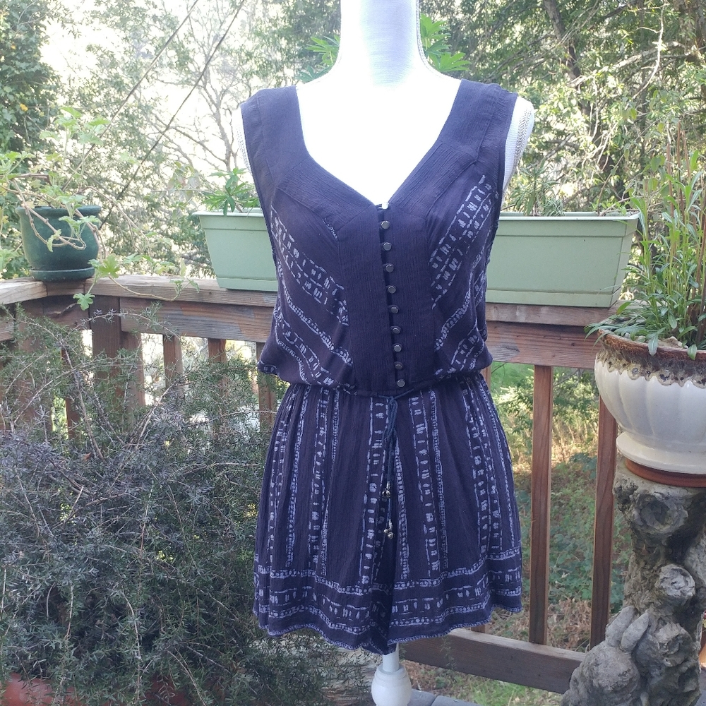 💃Blue and white batik rayon romper